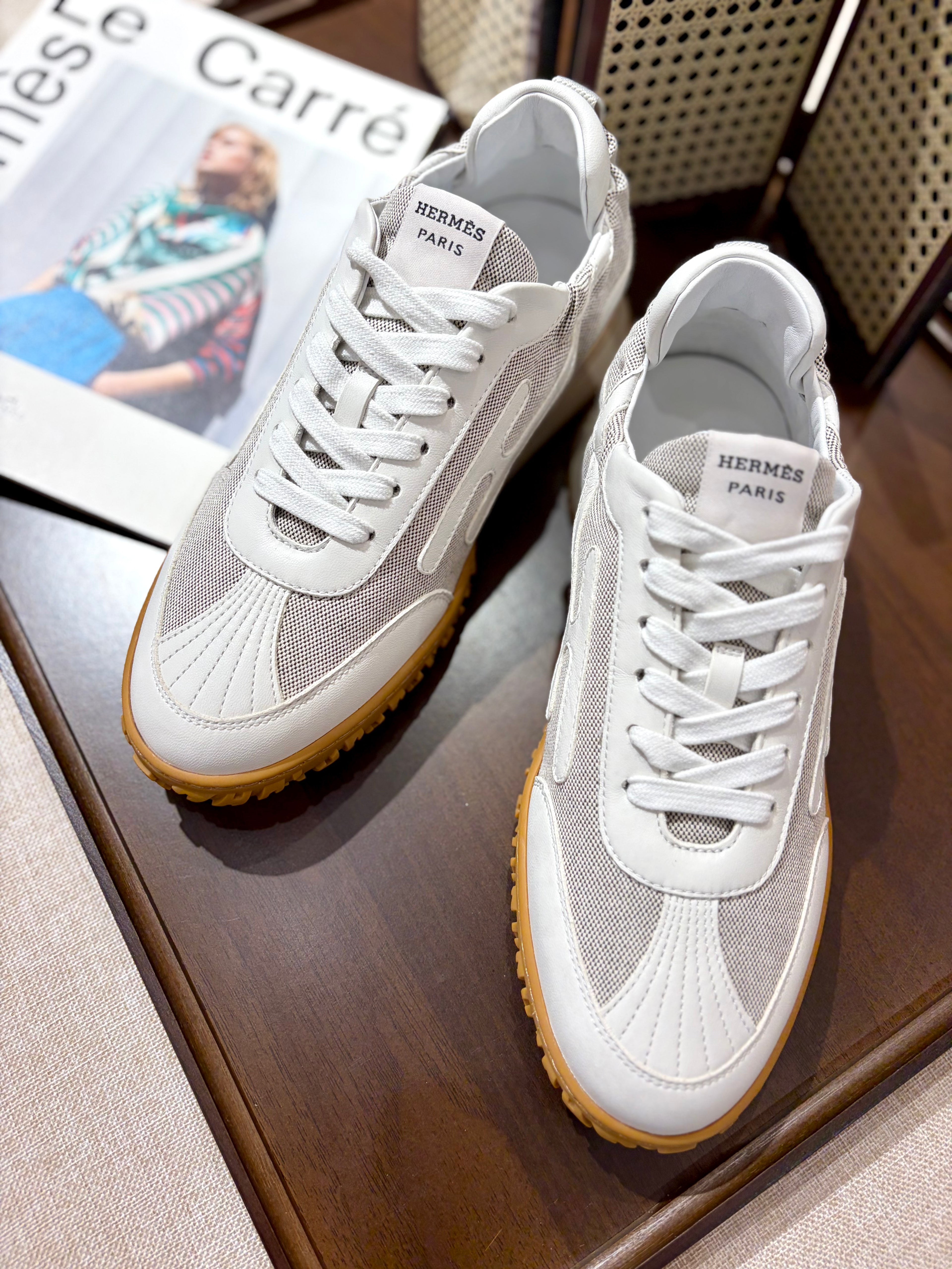 [New] Hermès Jet Sneaker Prunoir/Blanc 37