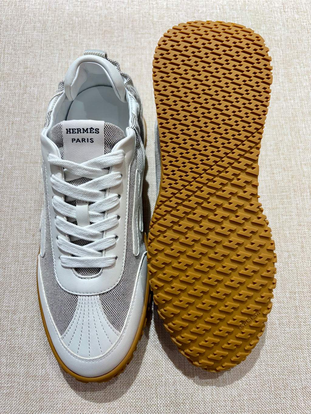[New] Hermès Jet Sneaker Prunoir/Blanc 37