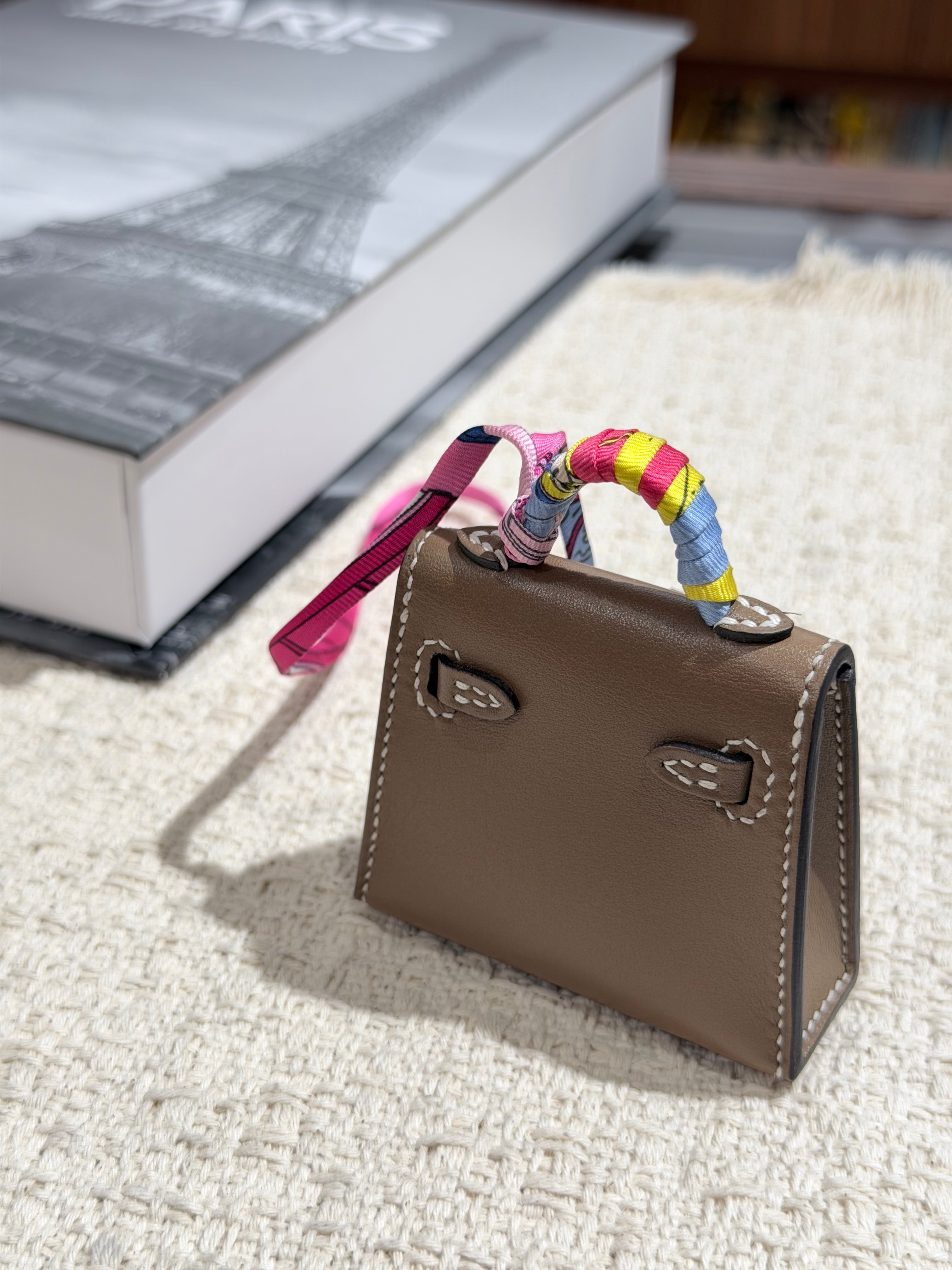 [New] Hermès Kelly Twilly Charm Etoupe Tadelakt CK
