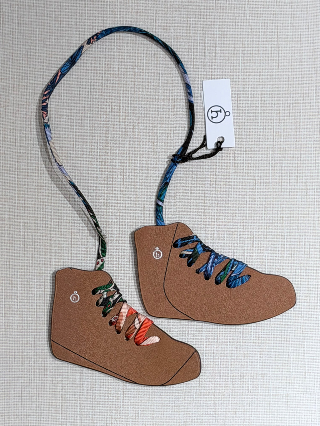 [New] Hermès Petit H Sneakers Charm