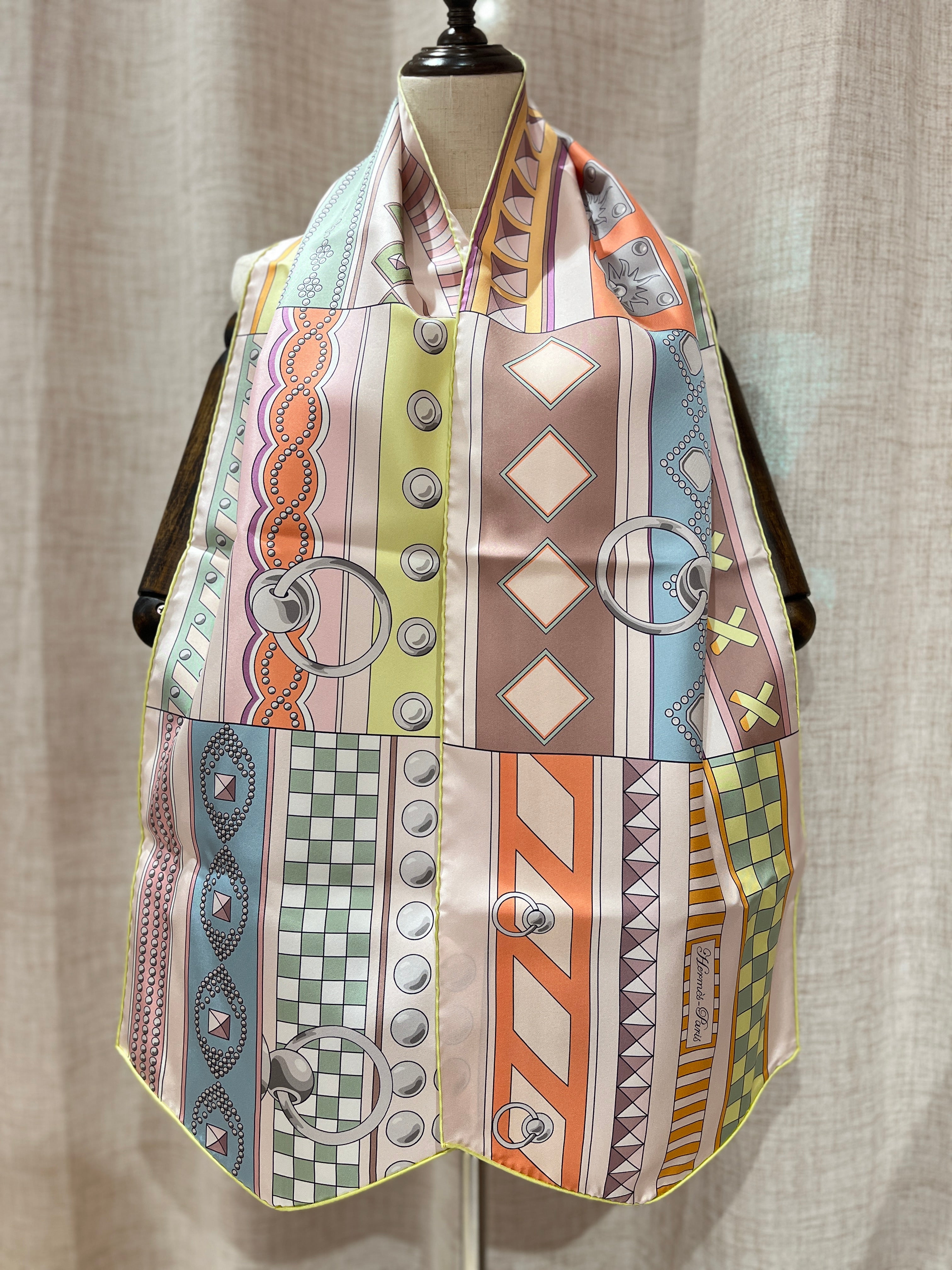 [New] Hermès Silk Muffler