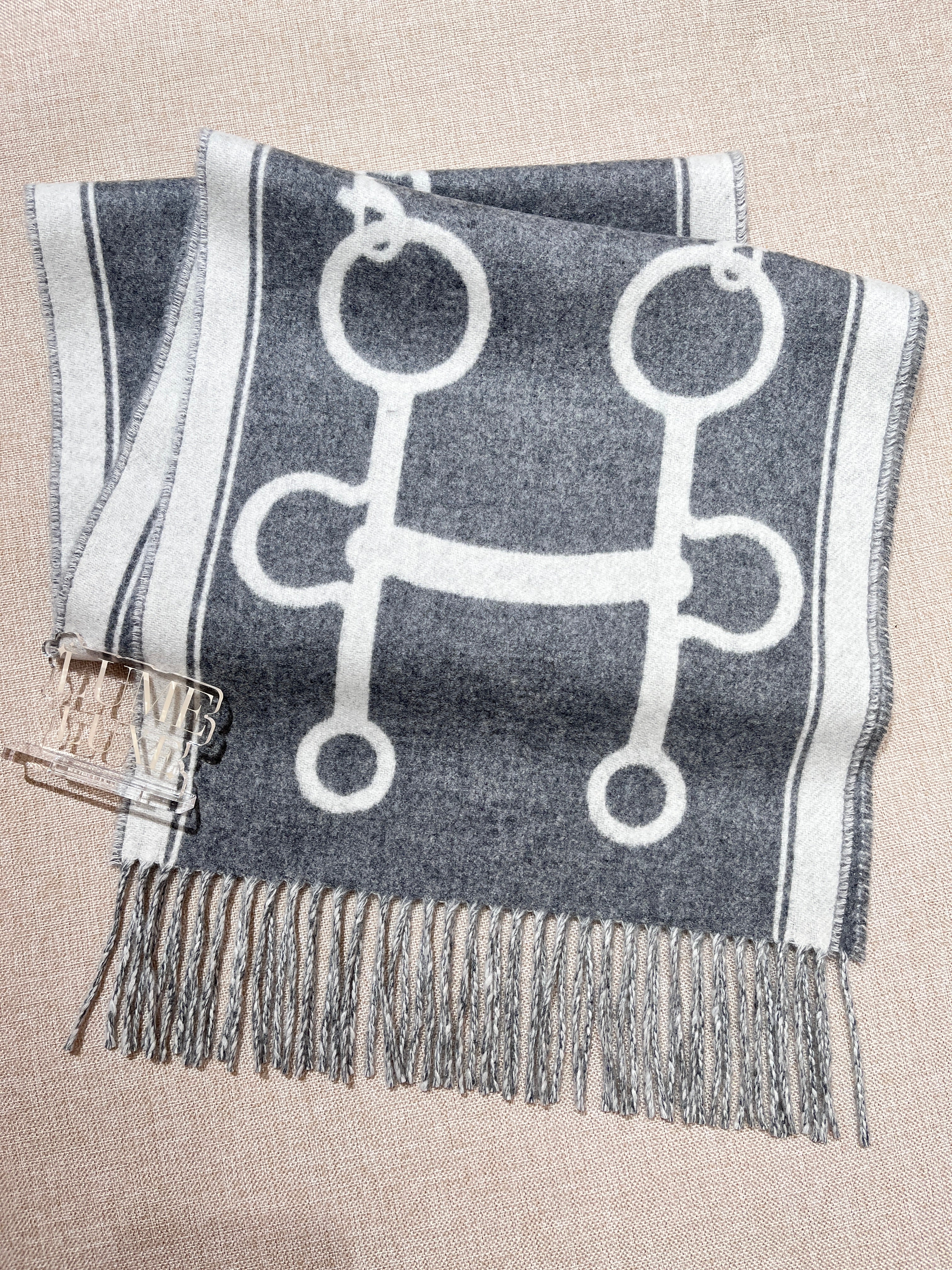 [New] Hermès Casaque Mors Muffler Ivory/ Gris Fianelle