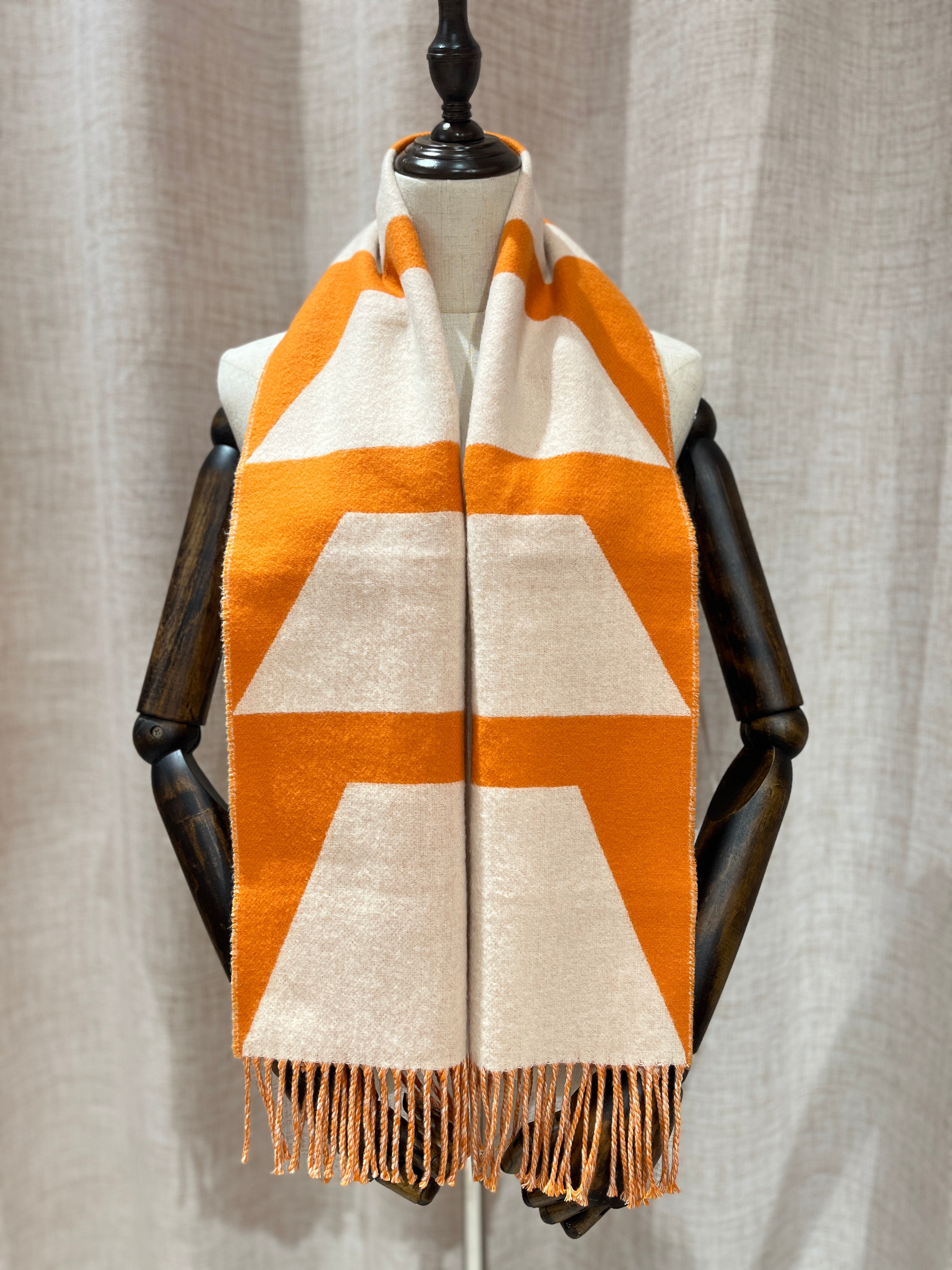 [Preloved] Hermès Casaque Optique Muffler Orange/ Beige