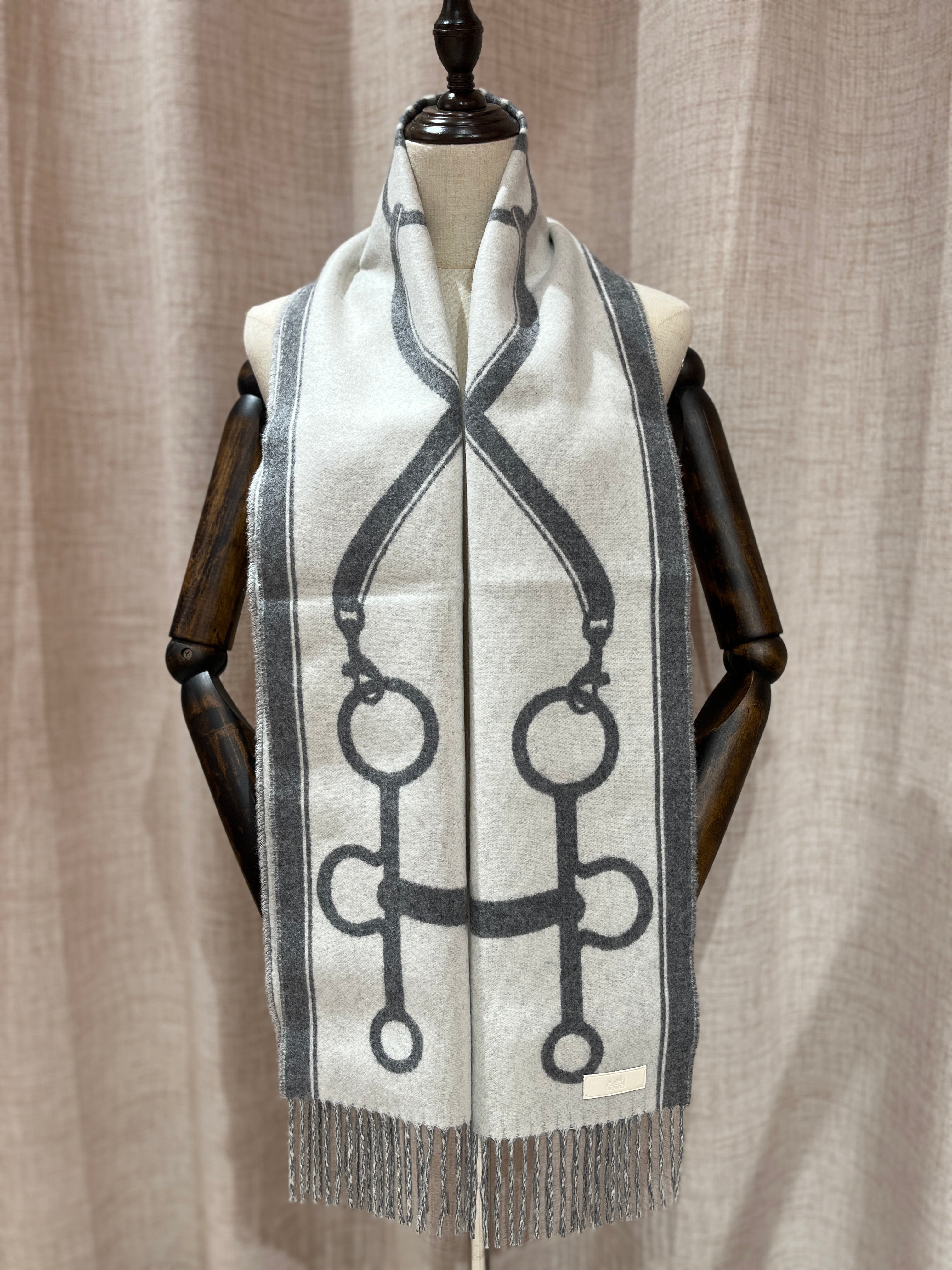 [New] Hermès Casaque Mors Muffler Ivory/ Gris Fianelle