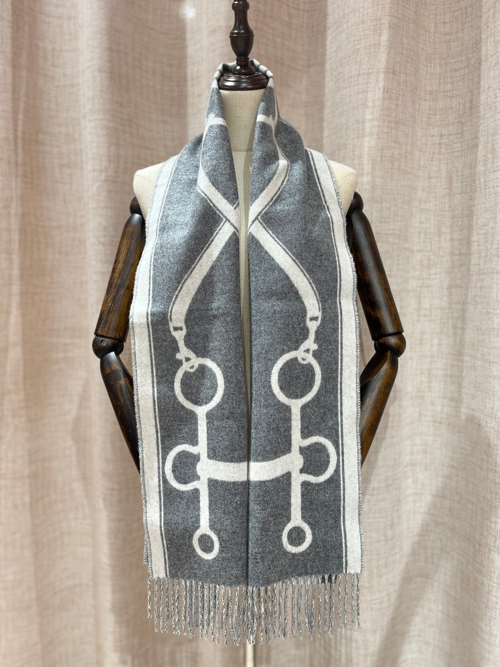 [New] Hermès Casaque Mors Muffler Ivory/ Gris Fianelle