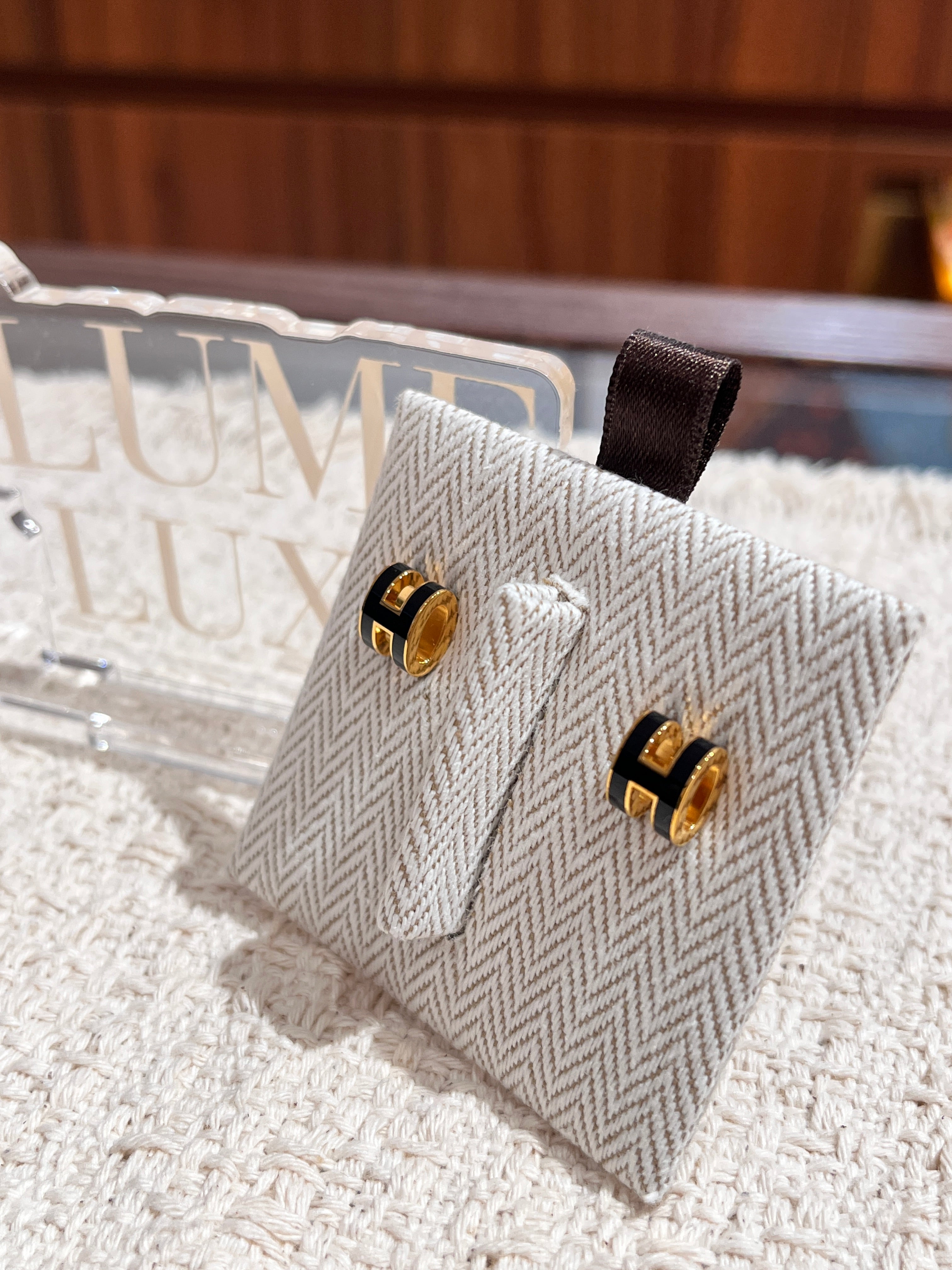 [New] Hermès Mini Pop H Earrings Black Gold
