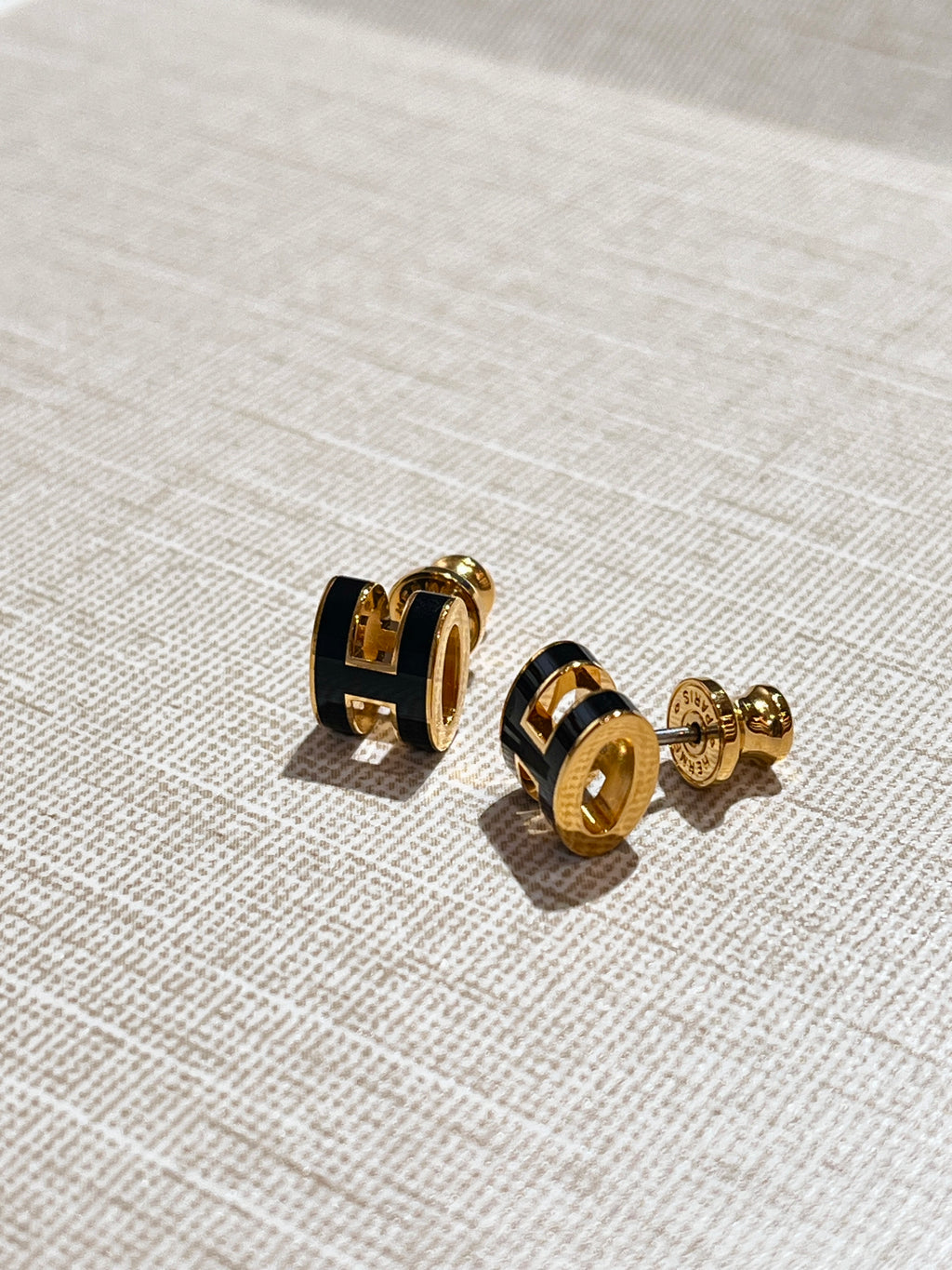 [New] Hermès Mini Pop H Earrings Black Gold