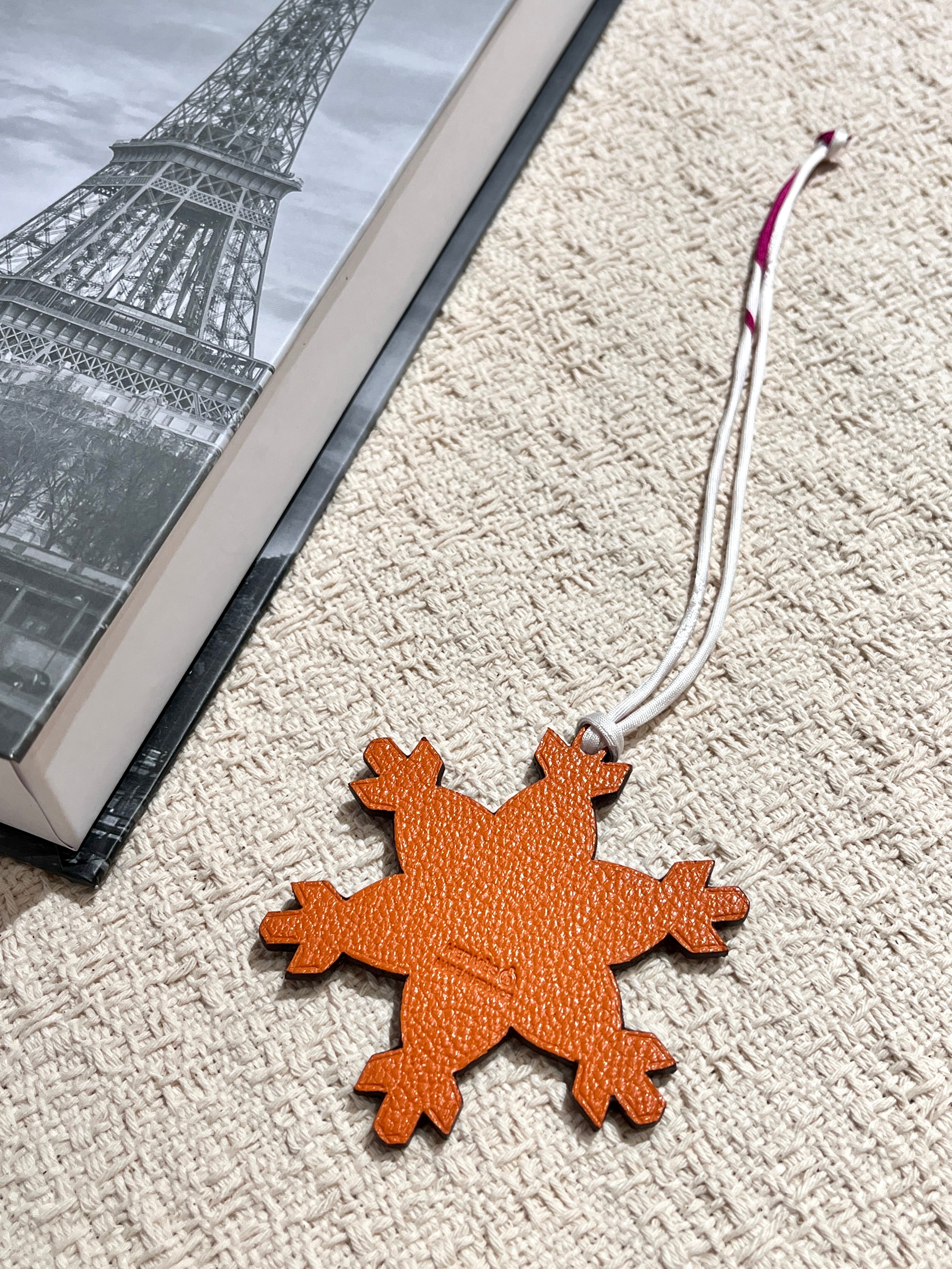 [New] Hermès Snowflake charm Petit H Orange/Rouge sellier