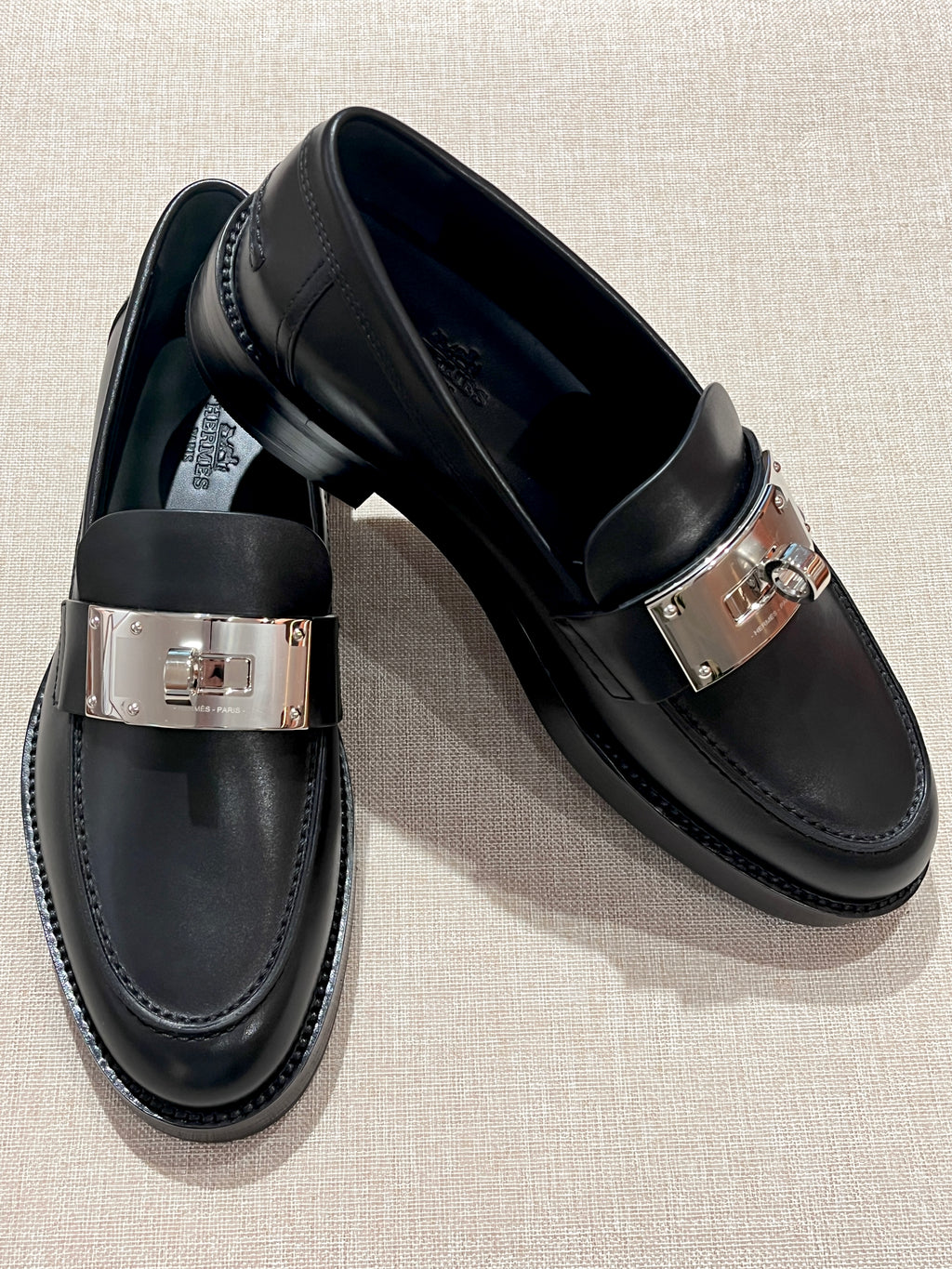 [New] Hermès Hot Loafer Black Calfskin Silver 37.5