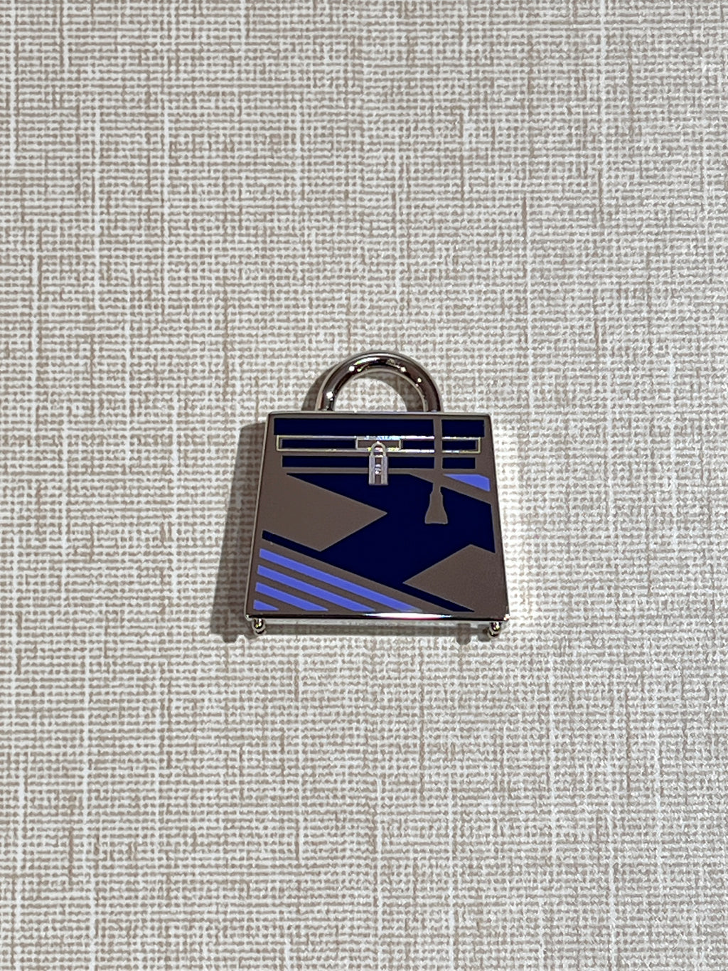 [Preloved] Hermès Curiosute Kelly Laque H Vibration Charm