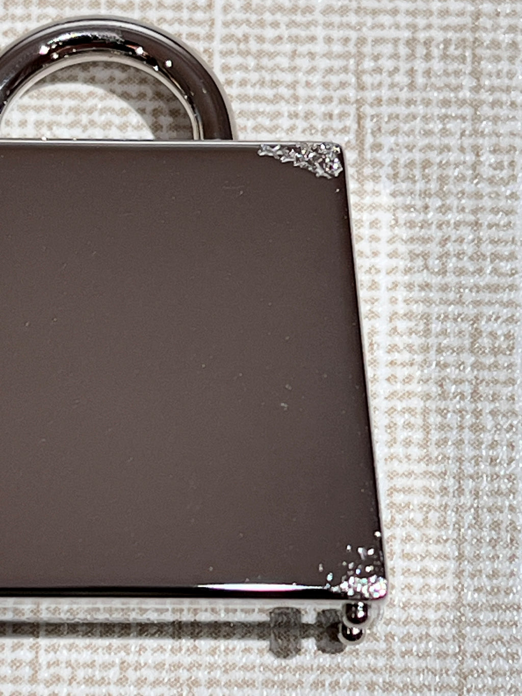 [Preloved] Hermès Curiosute Kelly Laque H Vibration Charm