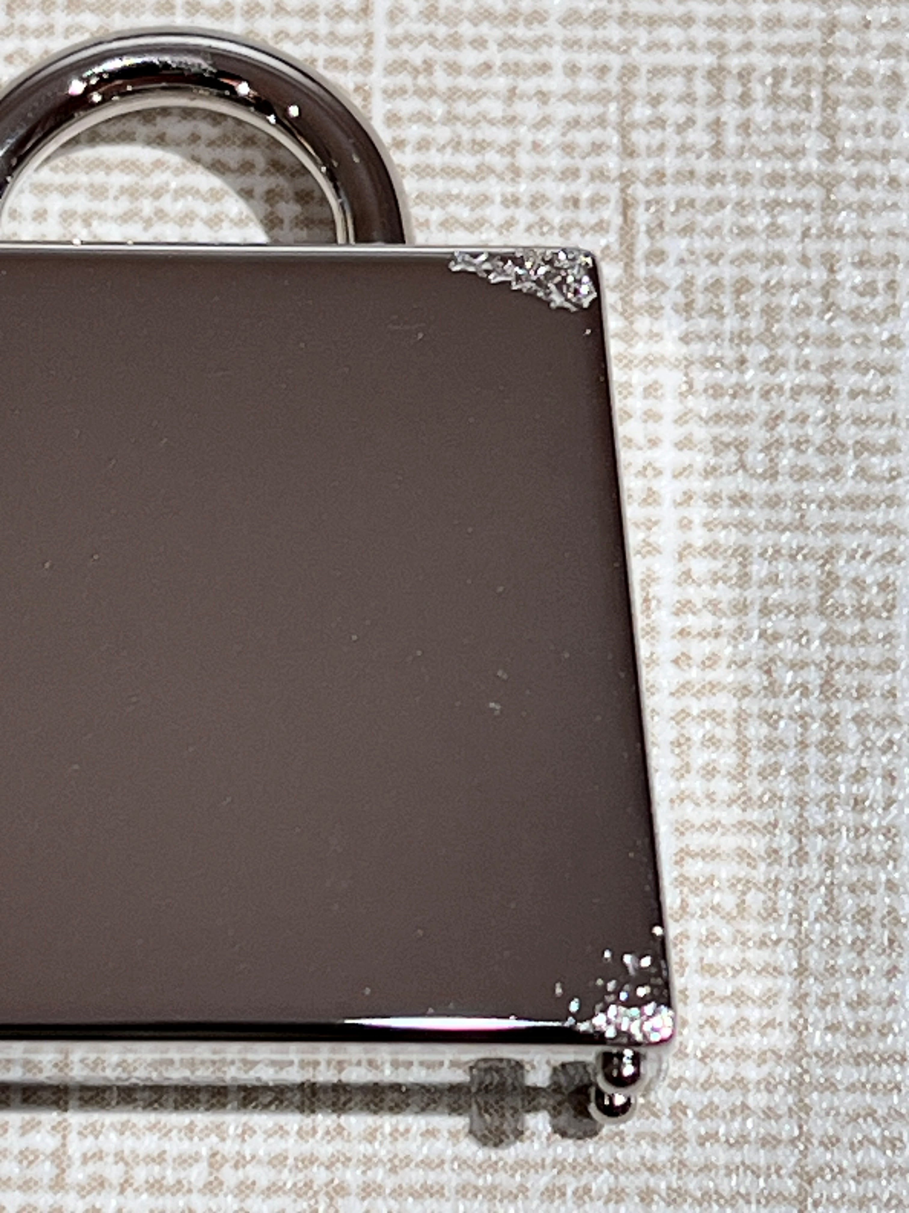 [Preloved] Hermès Curiosute Kelly Laque H Vibration Charm