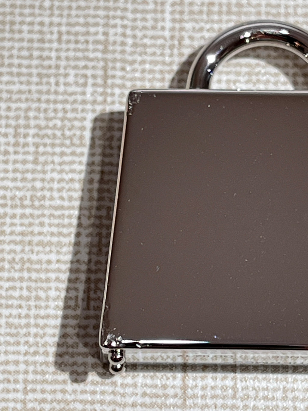[Preloved] Hermès Curiosute Kelly Laque H Vibration Charm