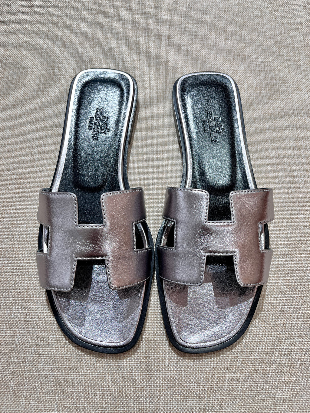 [New] Hermès Oran Nappa Metallise Sandal