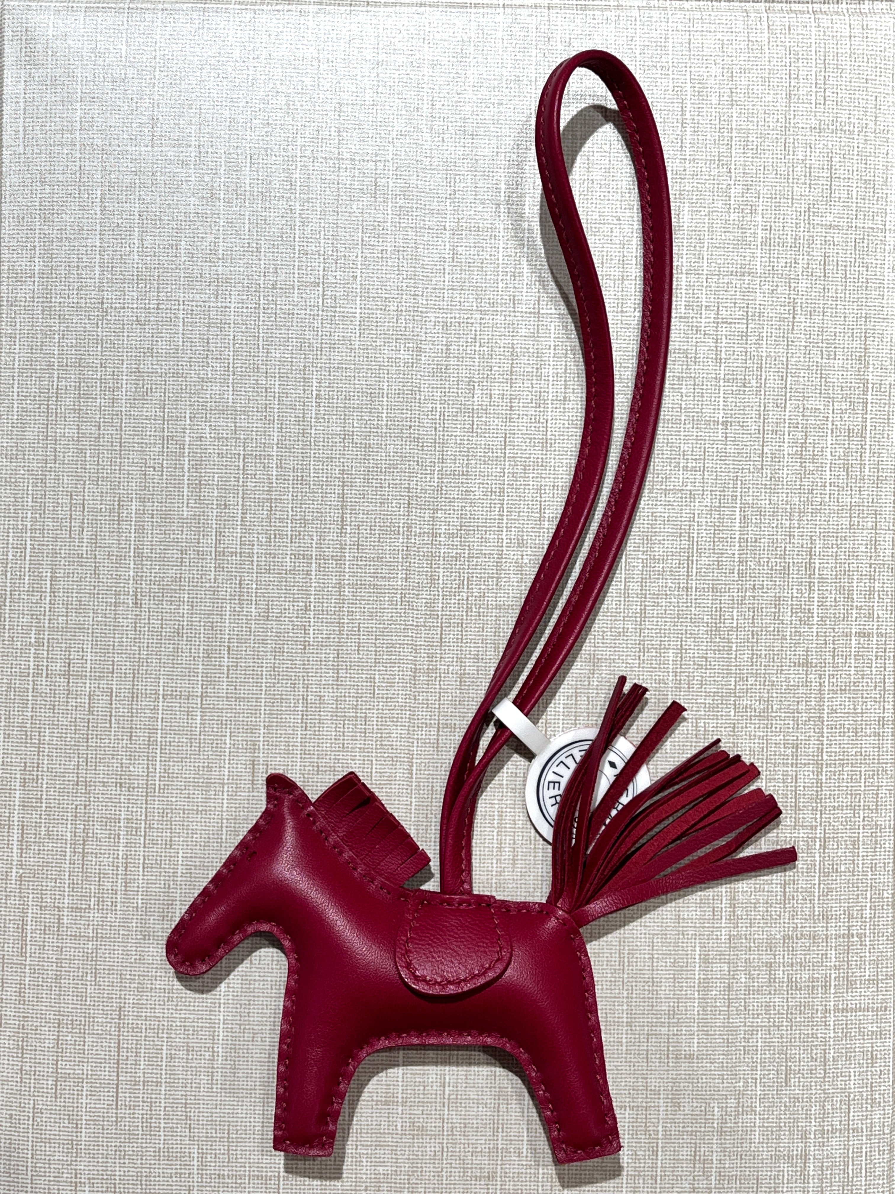 [New] Hermès Rodeo So Rubis PM