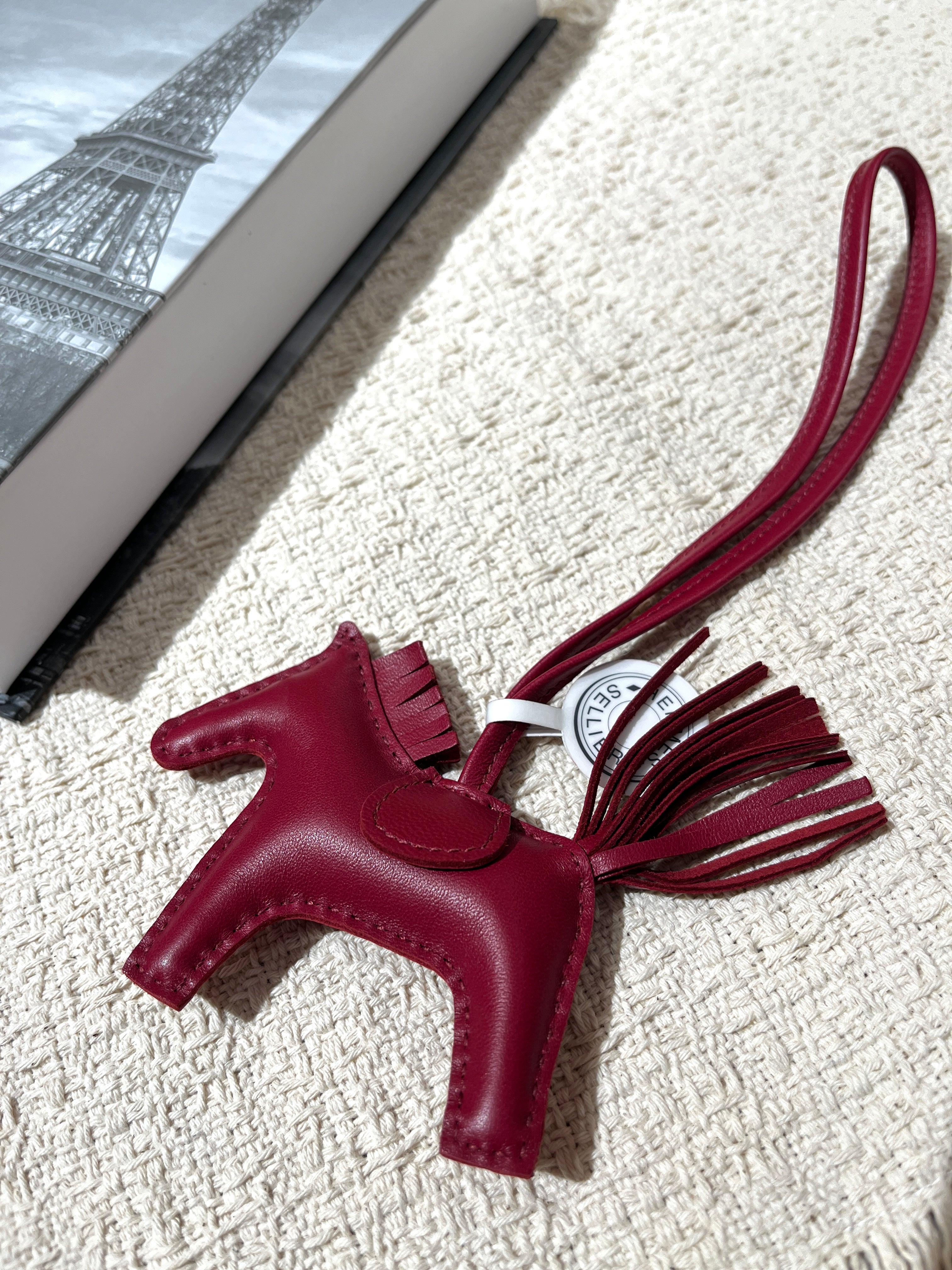 [New] Hermès Rodeo So Rubis PM