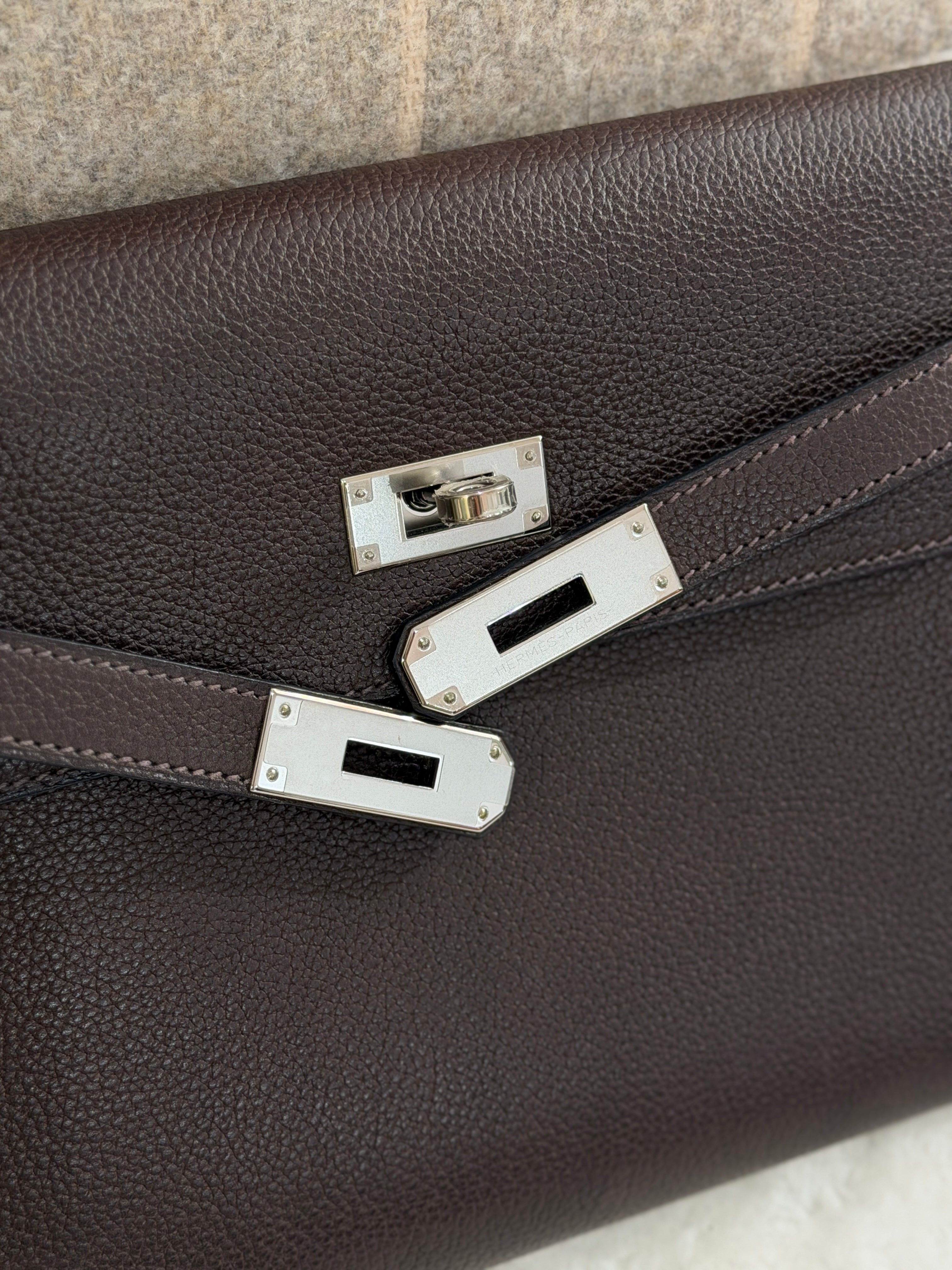 [Preloved] Hermès Kelly Depeches 25 Ebene Barenia CK
